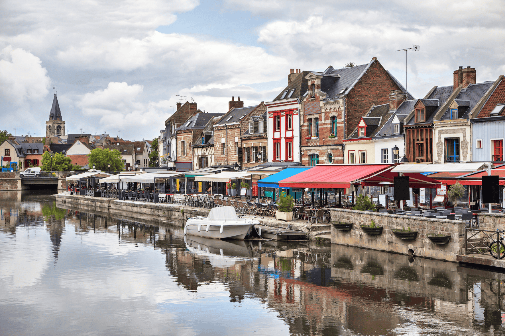 Rachat de crédits à Amiens : Une solution sur mesure pour optimiser votre budget